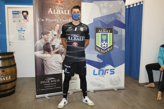 030921 VA PRESENT NUEVAS EQUIPACIONES VIu00d1A ALBALI 6