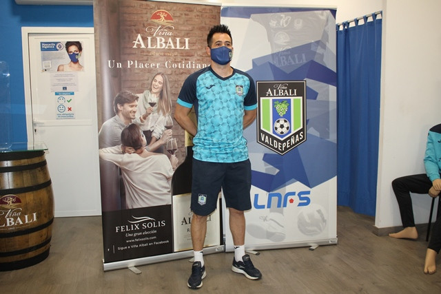 030921 VA PRESENT NUEVAS EQUIPACIONES VIu00d1A ALBALI 8