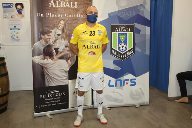 030921 VA PRESENT NUEVAS EQUIPACIONES VIu00d1A ALBALI 5