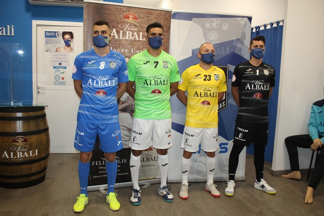 030921 VA PRESENT NUEVAS EQUIPACIONES VIu00d1A ALBALI 10