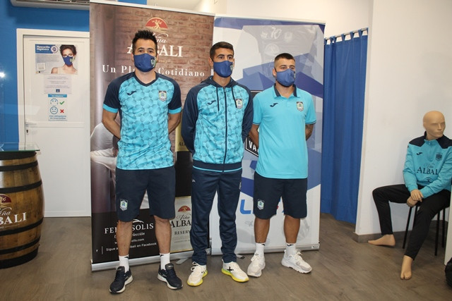 030921 VA PRESENT NUEVAS EQUIPACIONES VIu00d1A ALBALI 11