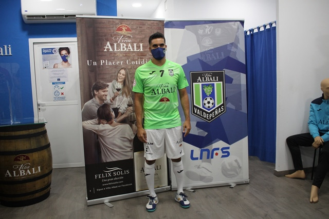 030921 VA PRESENT NUEVAS EQUIPACIONES VIu00d1A ALBALI 4