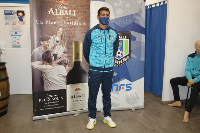 030921 VA PRESENT NUEVAS EQUIPACIONES VIu00d1A ALBALI 9