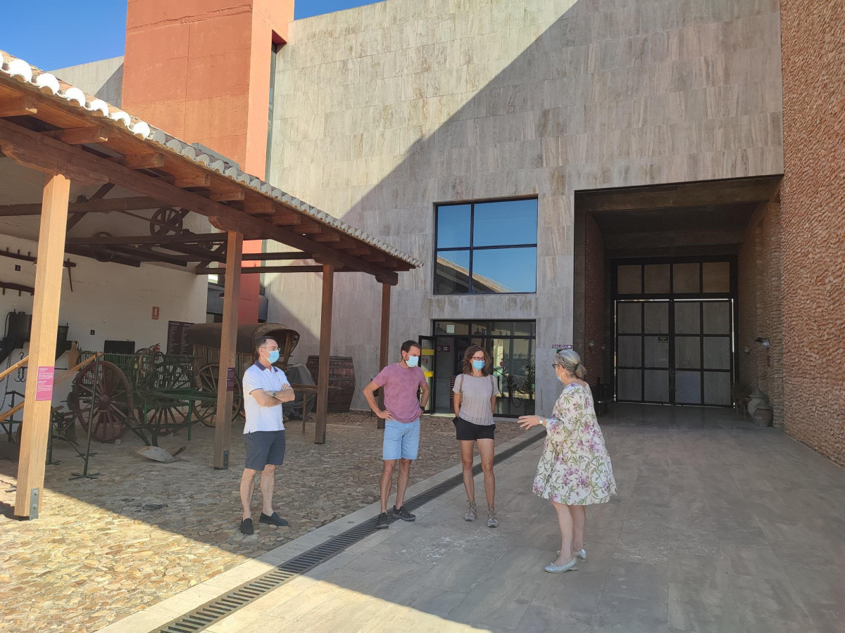 VISITA GUIADA MUSEO DEL VINO 3