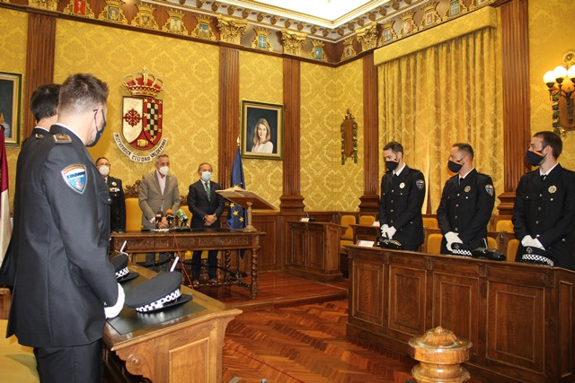 071021 VA TOMA POSESION POLICIA LOCAL 1