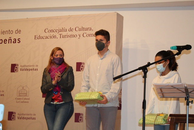 251121 va recital violencia 3