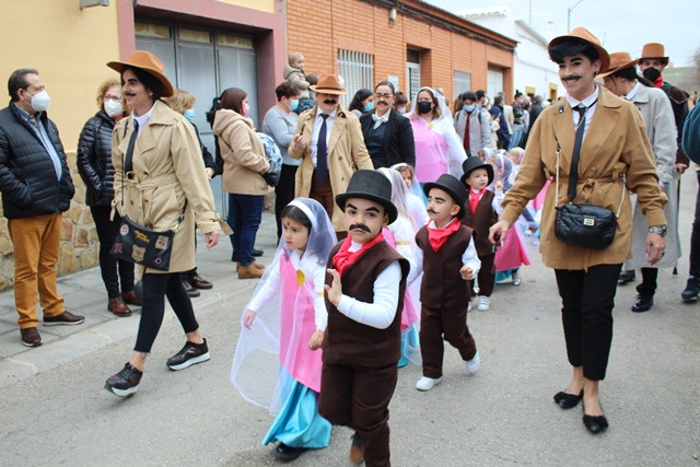 DESFILE CARNAVAL COLEGIO LUCERO 3