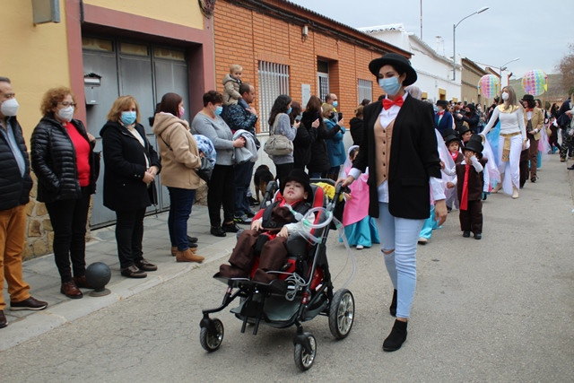 DESFILE CARNAVAL COLEGIO LUCERO 13