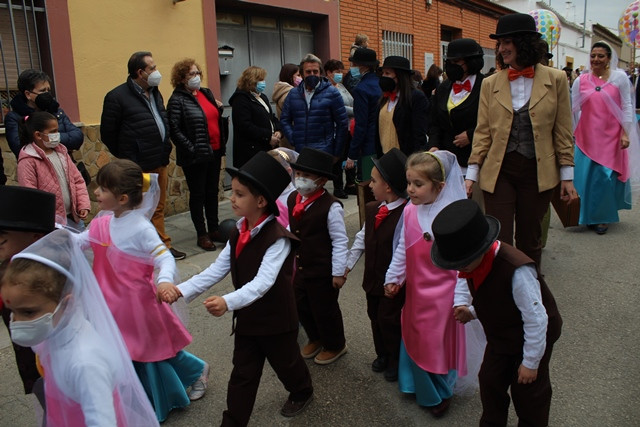 DESFILE CARNAVAL COLEGIO LUCERO 16