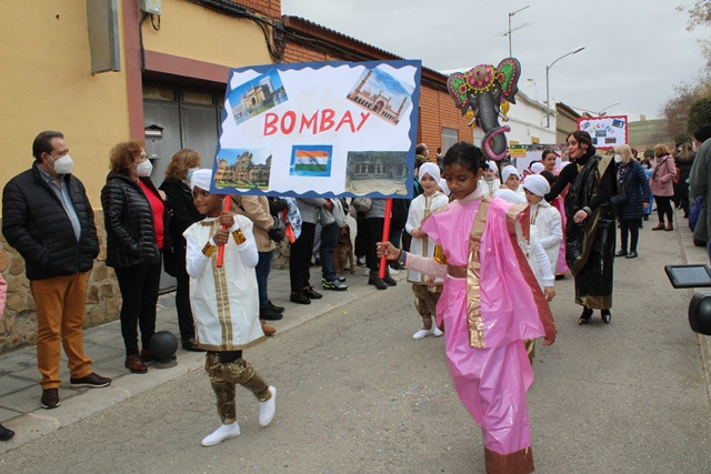 DESFILE CARNAVAL COLEGIO LUCERO 50
