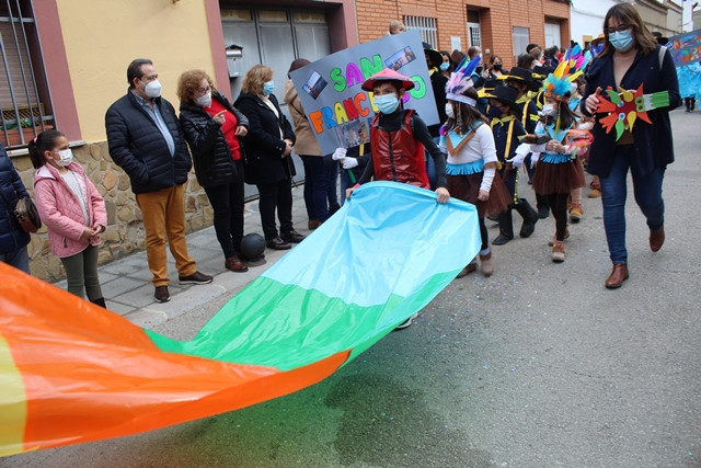 DESFILE CARNAVAL COLEGIO LUCERO 65