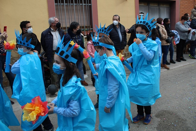 DESFILE CARNAVAL COLEGIO LUCERO 70