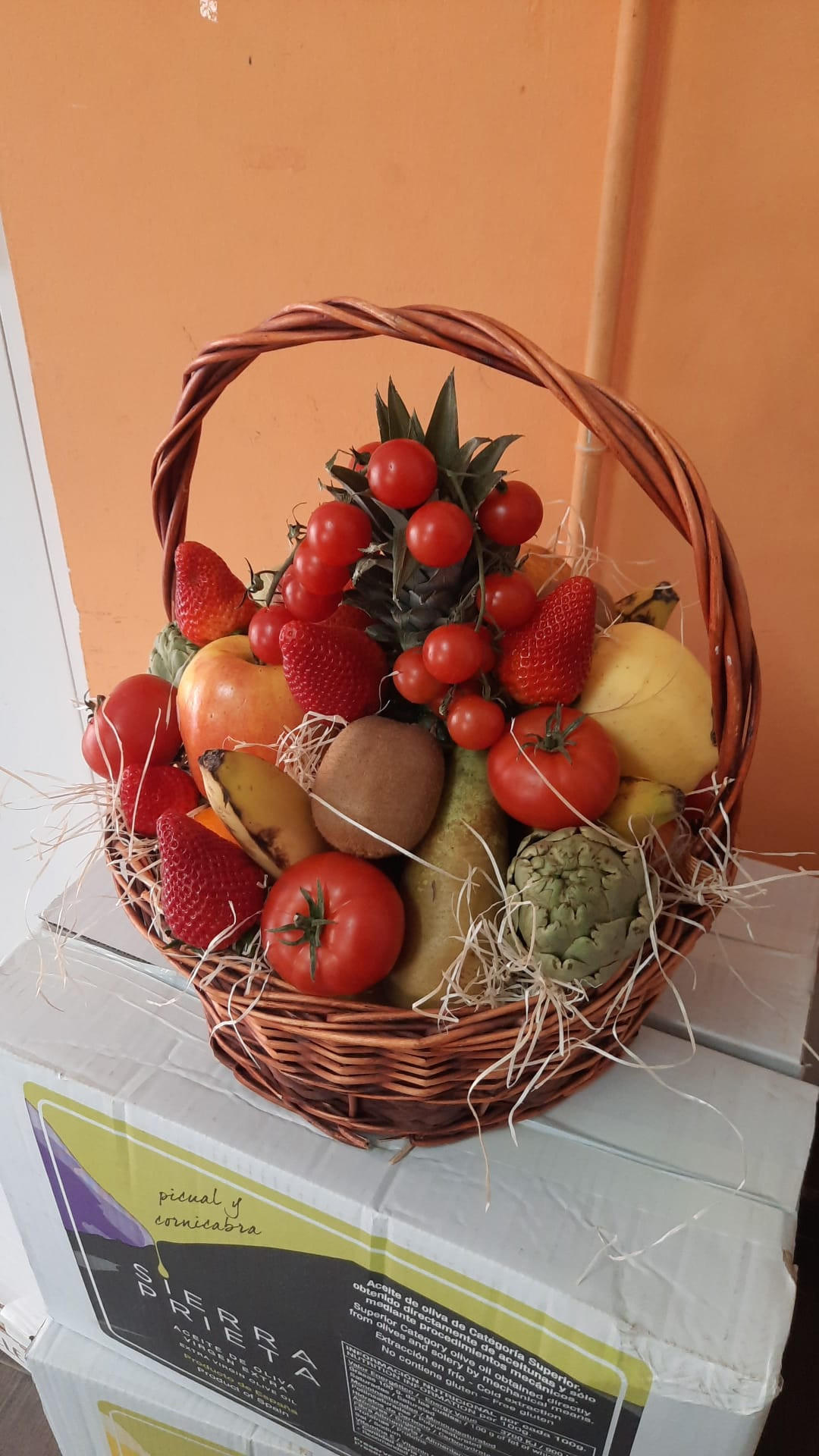 encargas este sábado cesta de regalo personalizada en Tierra de Sabores, tendrás un especial