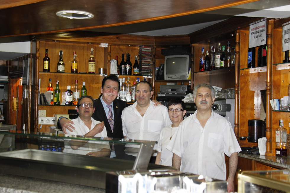 030522 VA BAR 6 JUNIO 3