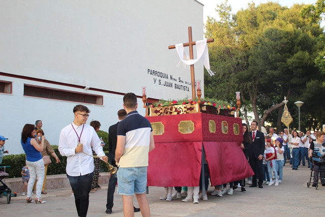 290522 VA PROCESION CRUZ DE MAYO INFANTIL LUCERO 3