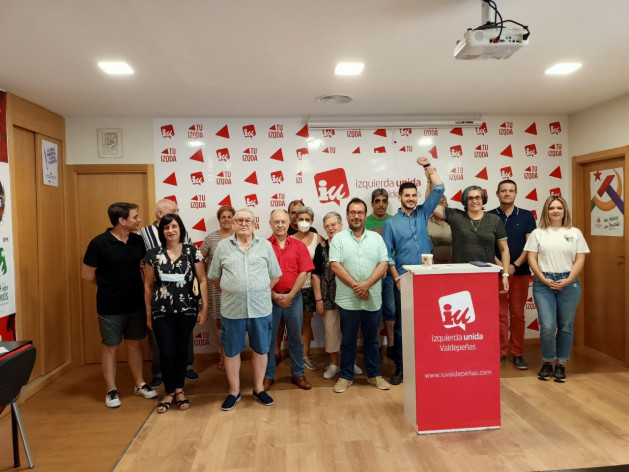 FOTO.  Alberto Parrilla es elegido candidato de IU en Valdepeñas para las elecciones de 2023