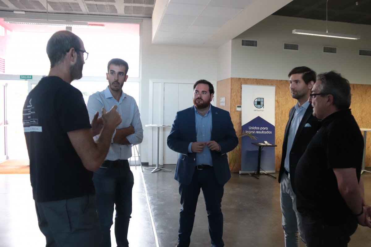 Visita de Manuel Josu00e9 Palacios y Pablo Camacho al programa Emple@ Manzanares V (1)