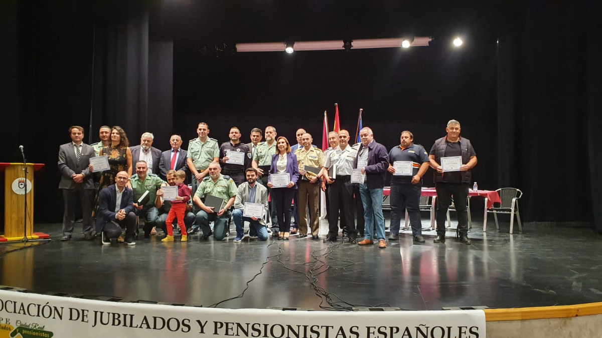 Diplomas y reconocimientos