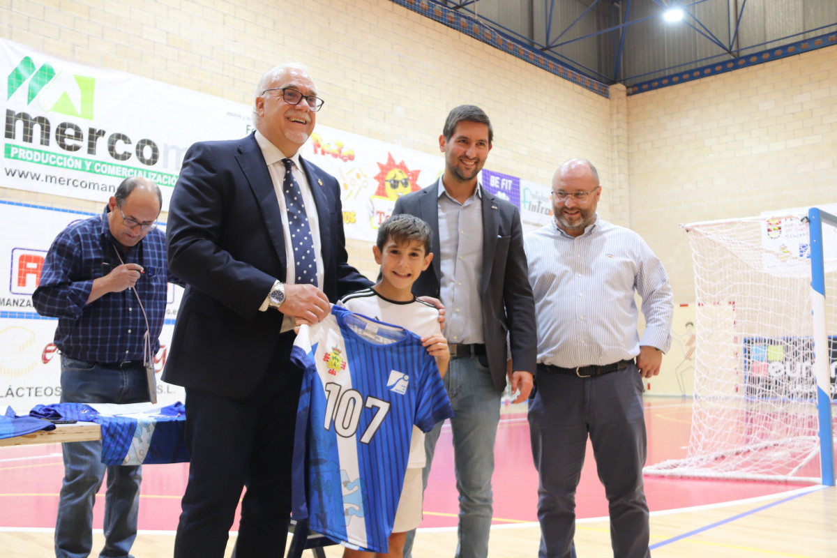 Entrega camisetas Escuelas Deportivas   oct 22 (117)