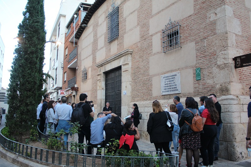 301022 VA VISITA CRONICA NEGRA DIA TODOS LOS SANTOS 2