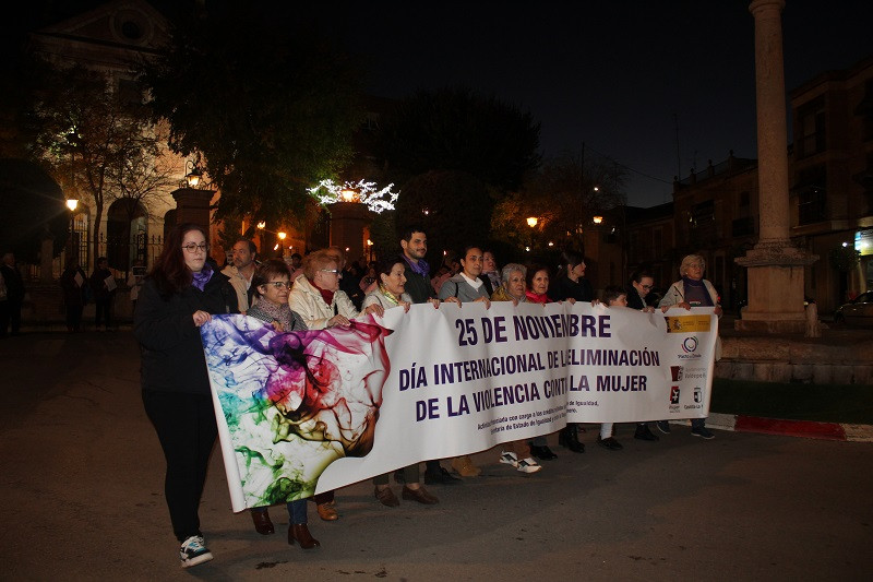 251122 VA MARCHA VIOLENCIA GENERO 2