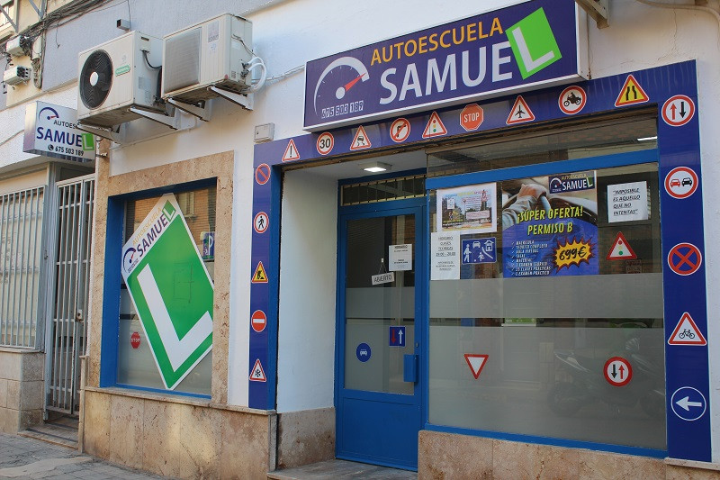 AUTOESCUELA SAMUEL 7