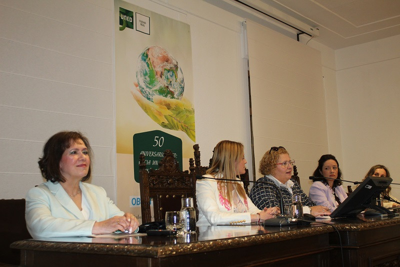 070323 va acto mujer uned