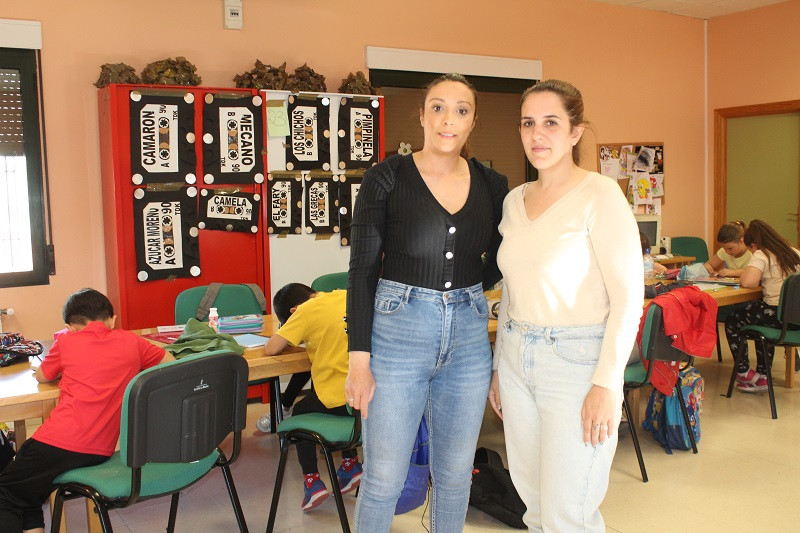 180423 VA SAMARA Y RAQUEL TALLER GITANOS