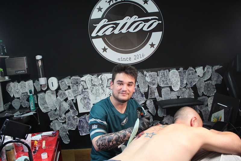 280423 VA CARLOS TRUJILLO ART HOUSE TATTOO