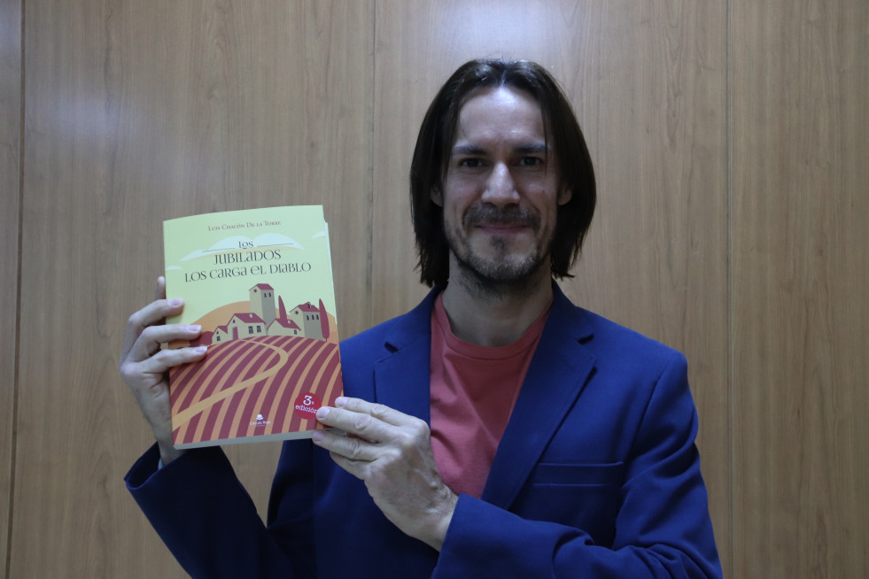 Presentación del libro 'Los jubilados los carga el diablo' de Luis Chacón (2)