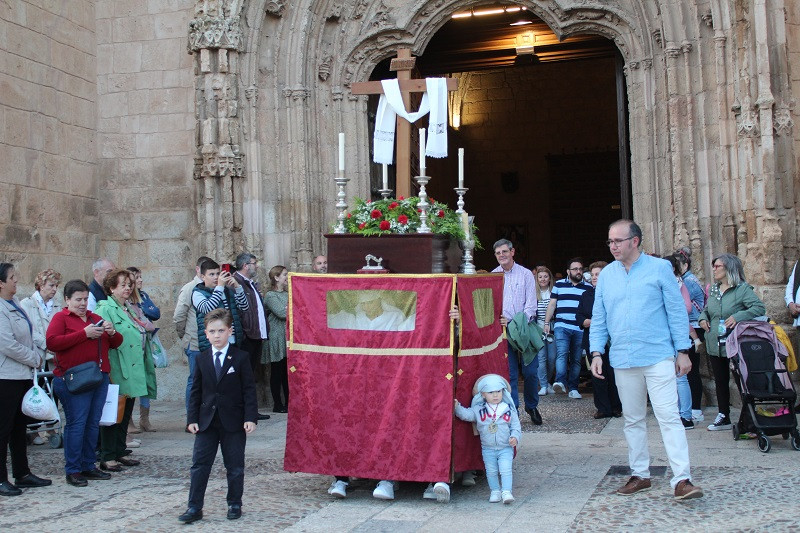 270523 VA PROCESION CRUZ MAYO COSTALEROS MADRE DE DIOS DEL ROSARIO 1