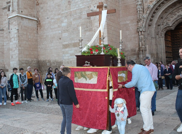 270523 VA PROCESION CRUZ MAYO COSTALEROS MADRE DE DIOS DEL ROSARIO 5