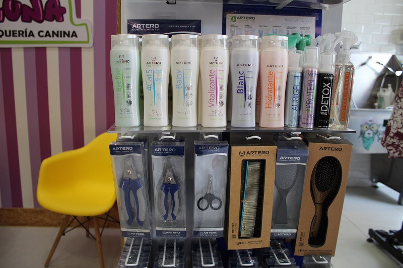 100823 VA PELUQUERIA CANINA LUNA 12