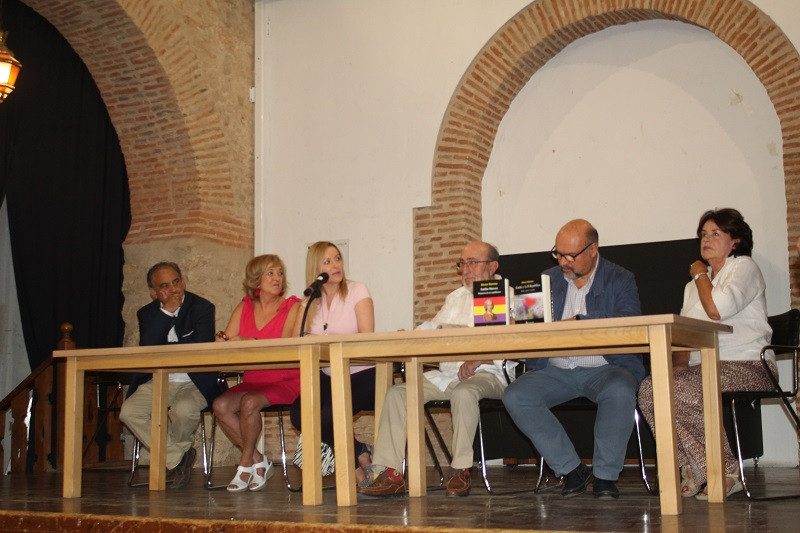 PRESENT LIBRO HECTOR HUERTAS 2