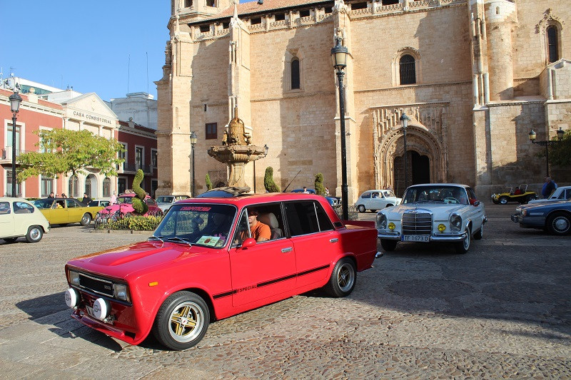 151023 VA CONCENTRACION COCHES CLASICOS JULCAUTO 18