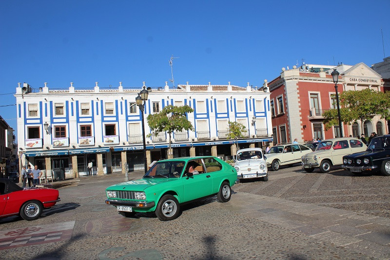 151023 VA CONCENTRACION COCHES CLASICOS JULCAUTO 13