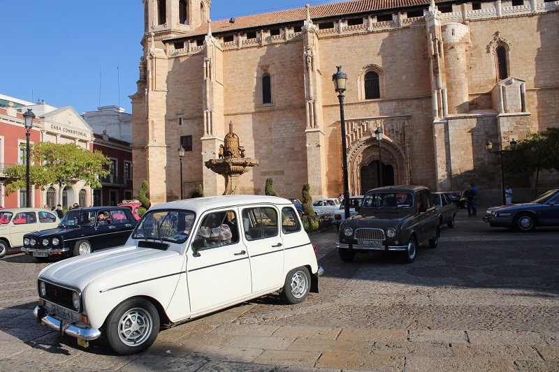 151023 VA CONCENTRACION COCHES CLASICOS JULCAUTO 14