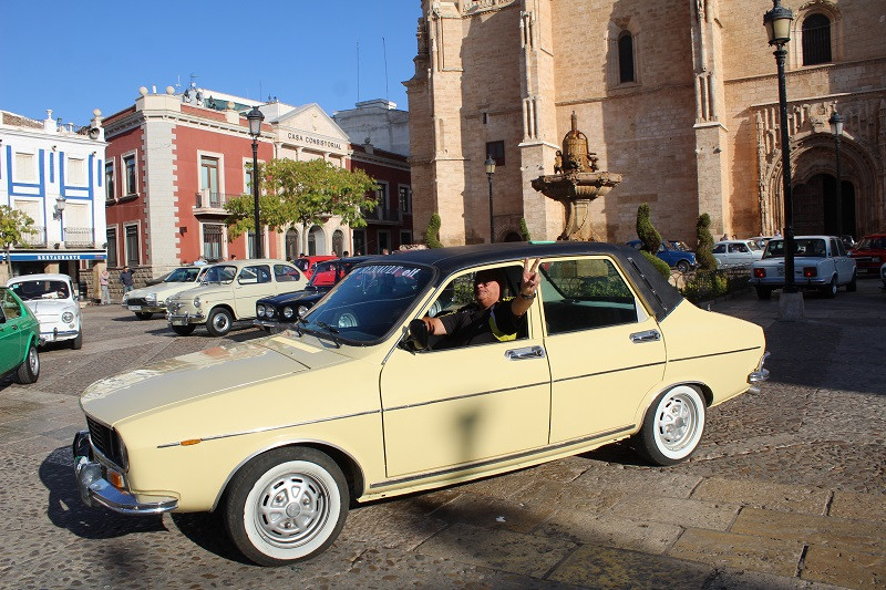 151023 VA CONCENTRACION COCHES CLASICOS JULCAUTO 11