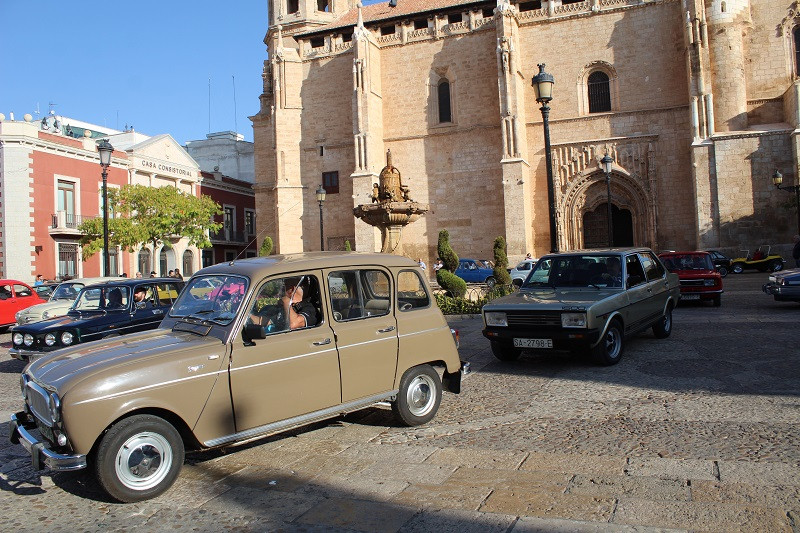 151023 VA CONCENTRACION COCHES CLASICOS JULCAUTO 15