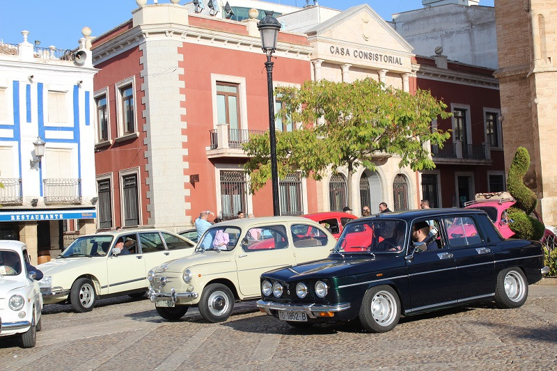 151023 VA CONCENTRACION COCHES CLASICOS JULCAUTO 12