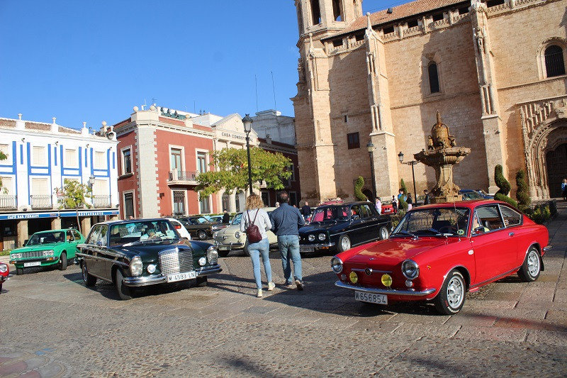 151023 VA CONCENTRACION COCHES CLASICOS JULCAUTO 7