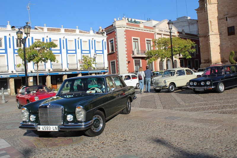 151023 VA CONCENTRACION COCHES CLASICOS JULCAUTO 8