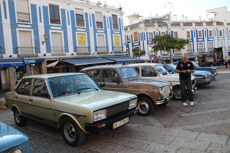 151023 VA CONCENTRACION COCHES CLASICOS JULCAUTO 4