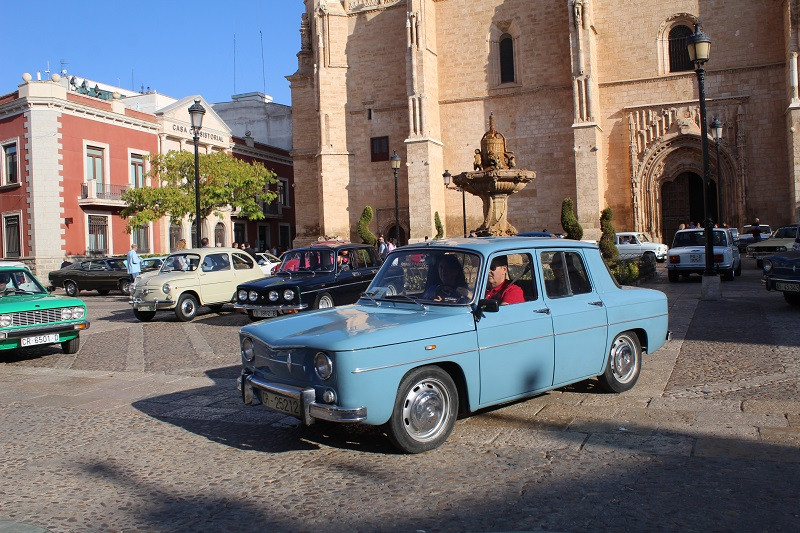 151023 VA CONCENTRACION COCHES CLASICOS JULCAUTO 9