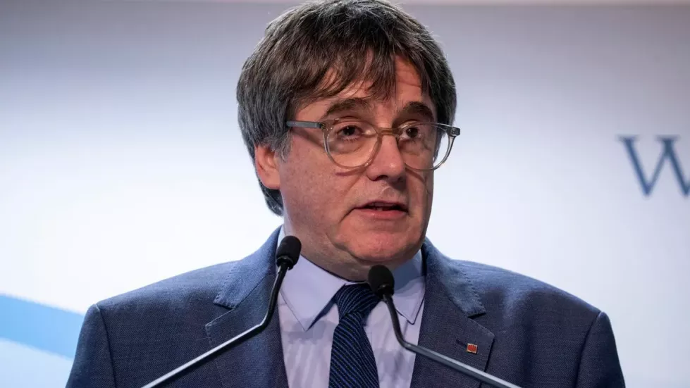 El expresidente de la generalitat y eurodiputado de junts carles puigdemont comparece en una rueda d 801b723