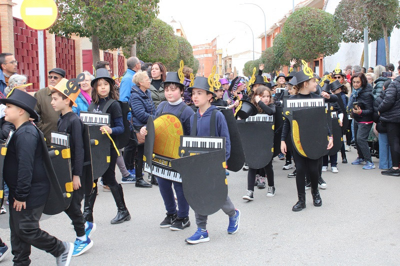 DESFILE COLEGIO LUIS PALACIOS 19