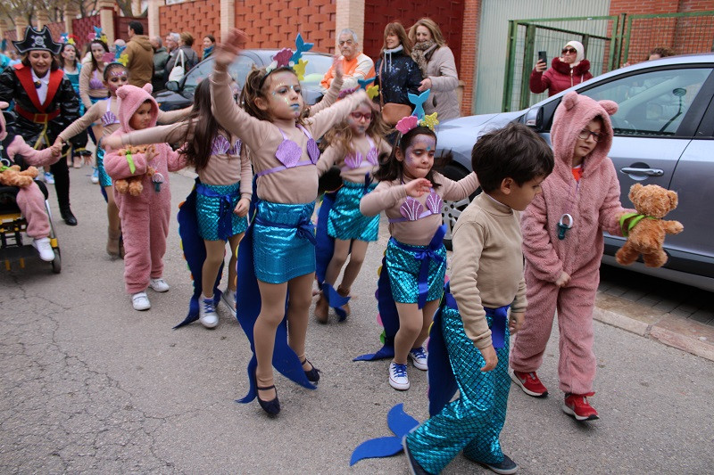 DESFILE COLE LUCERO 6