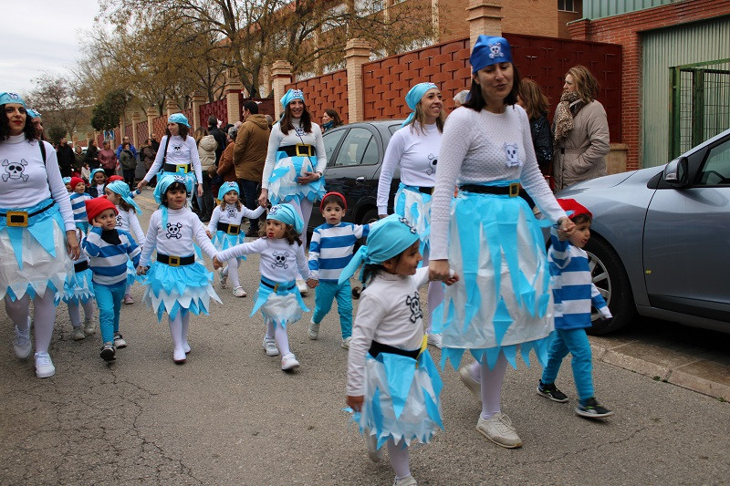 DESFILE COLE LUCERO 30