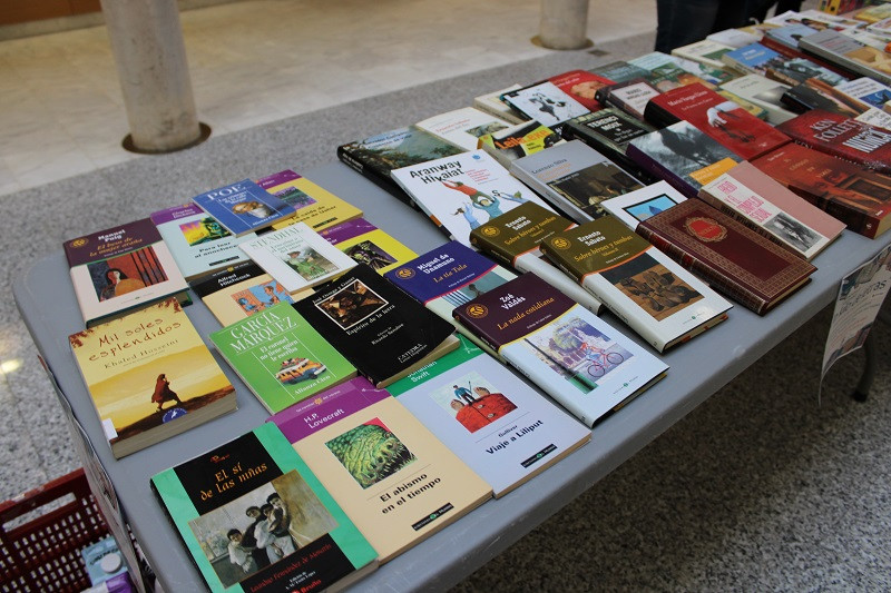 220424 VA MERCADILLO LIBROS 2