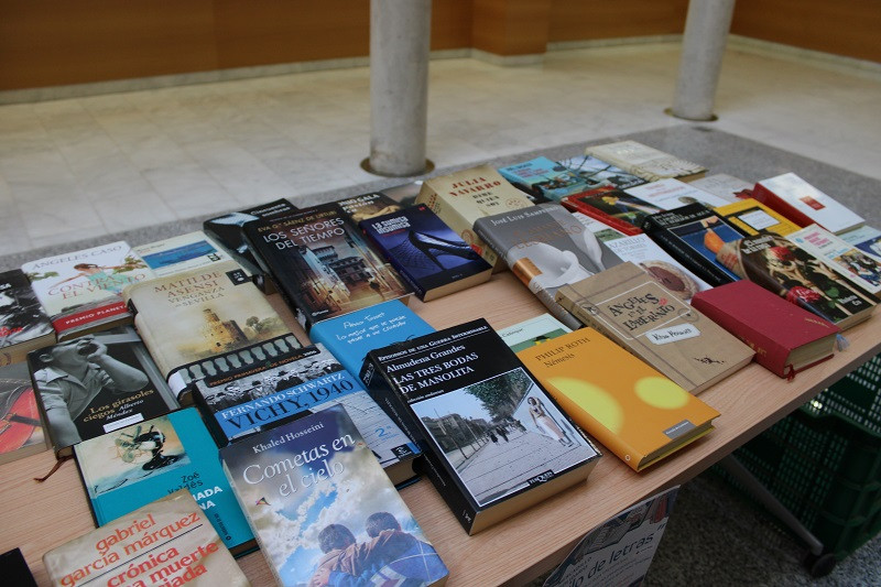 220424 VA MERCADILLO LIBROS 6